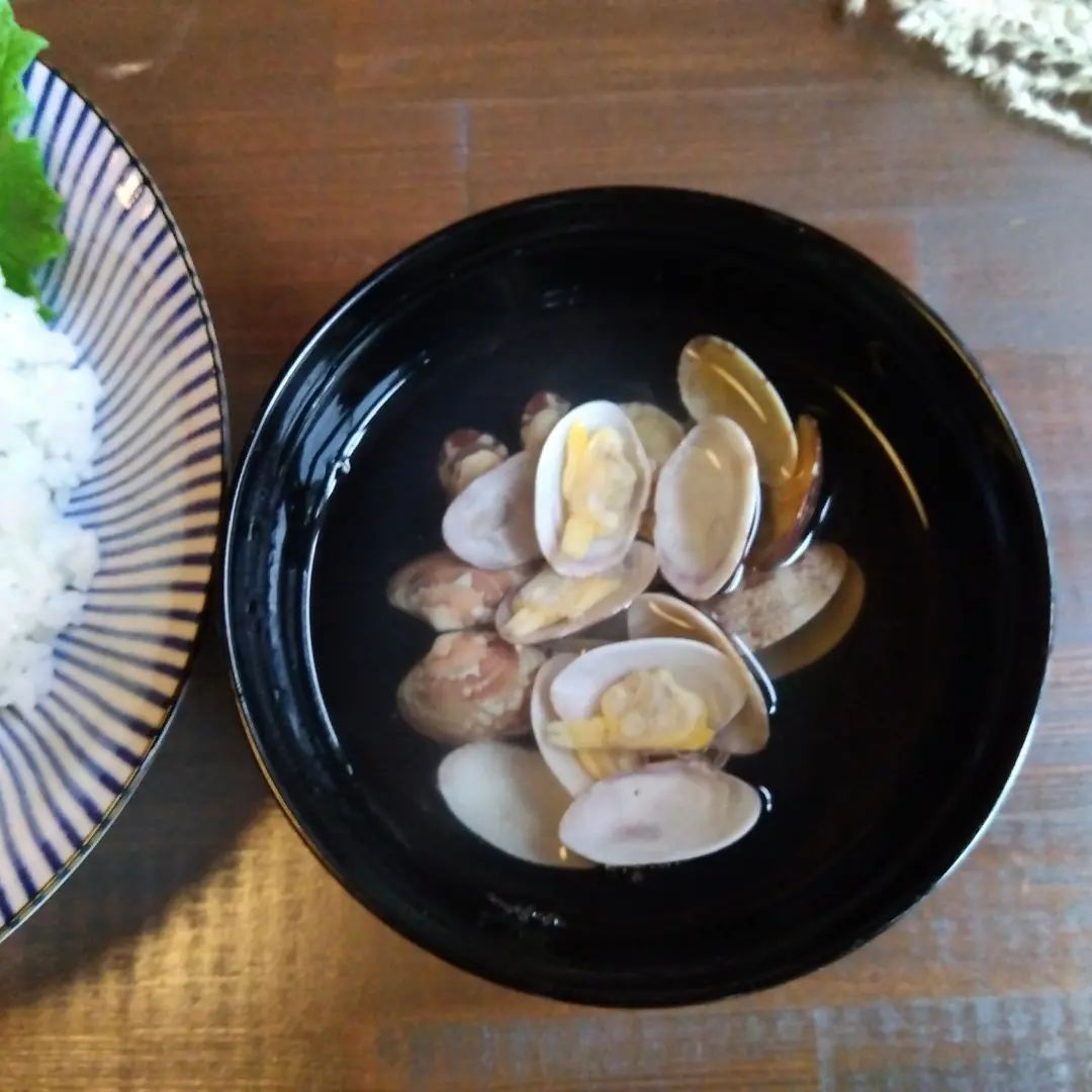 Clam soup and minced tuna.